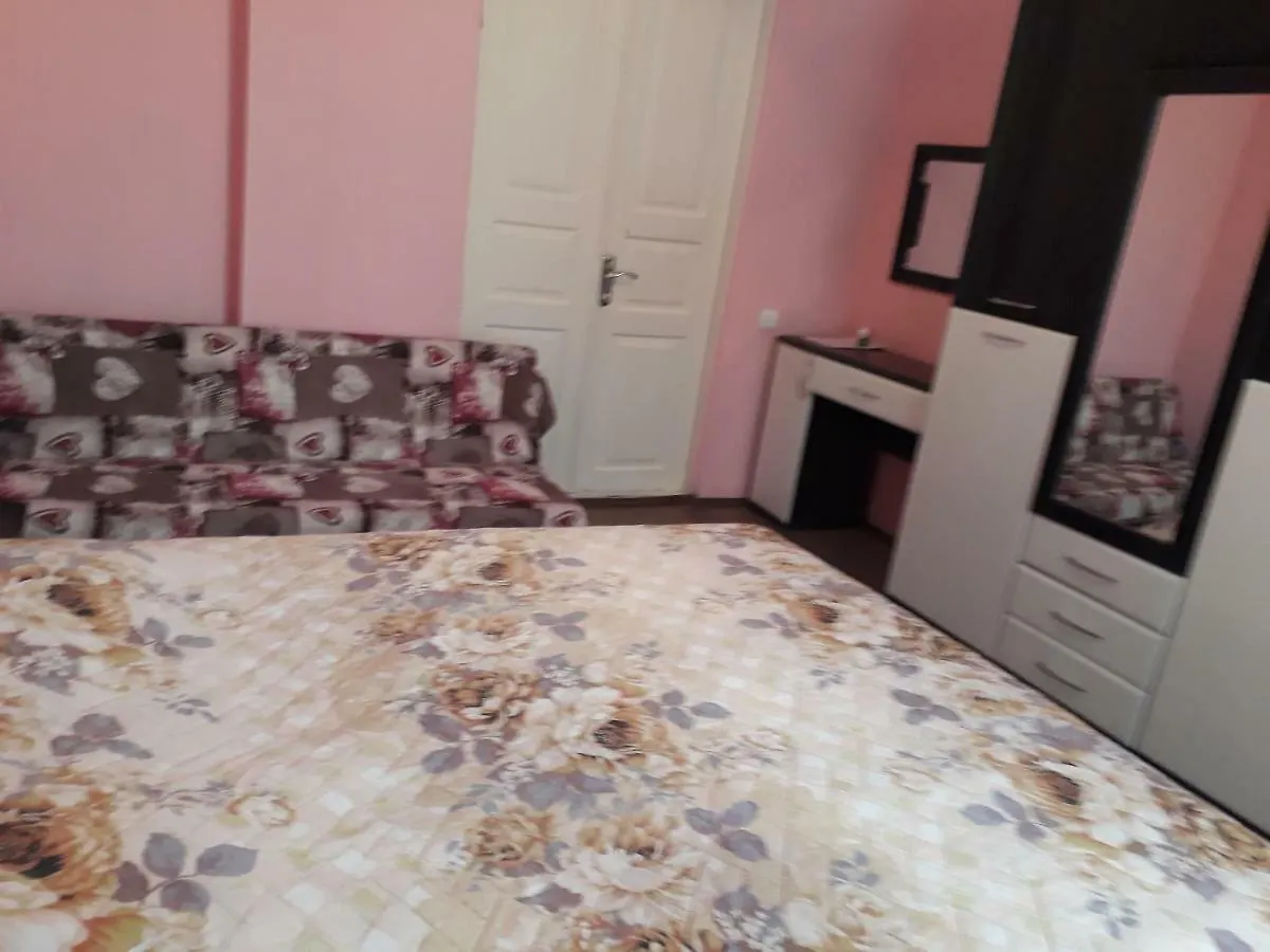 Homestay Izolda Μπατούμι